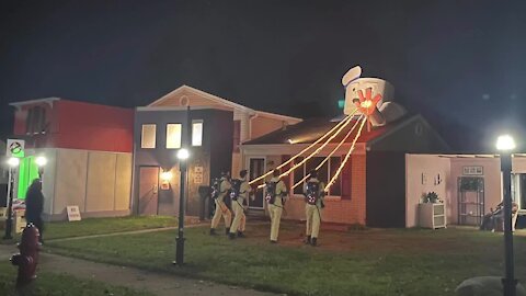 'Who ya gonna call?' Livonia family pays homage to 1984 Ghostbusters with Halloween decor