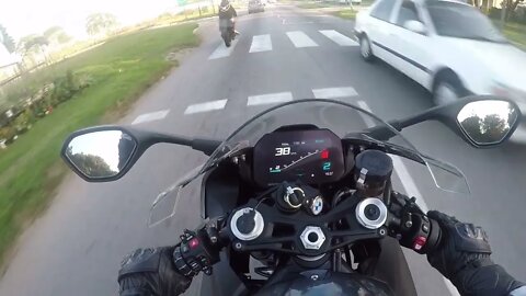 S1000RR - Traffic #s1000rr #motorcycle #lanesplitting #traffic #villain #snoopdogg