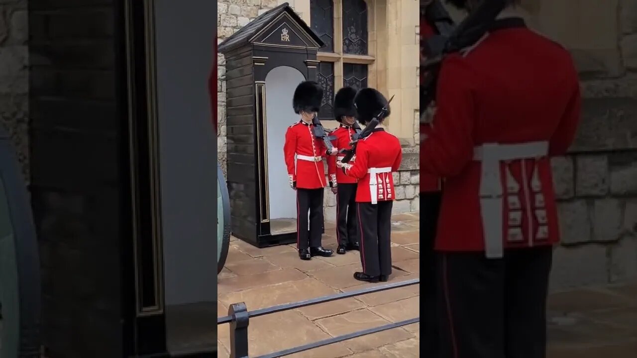 Armed guards the tower of london #toweroflondon