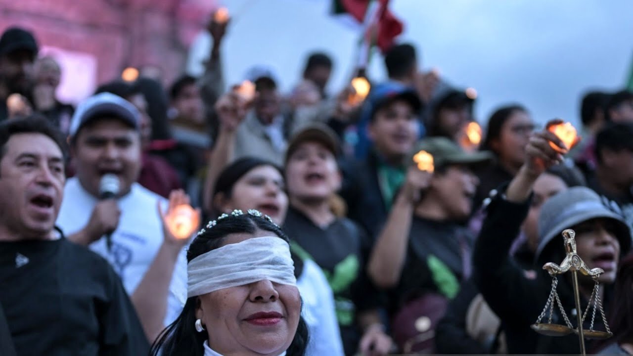 Ola de protestas en México tras la aprobación de la reforma al poder judicial propuesta por AMLO