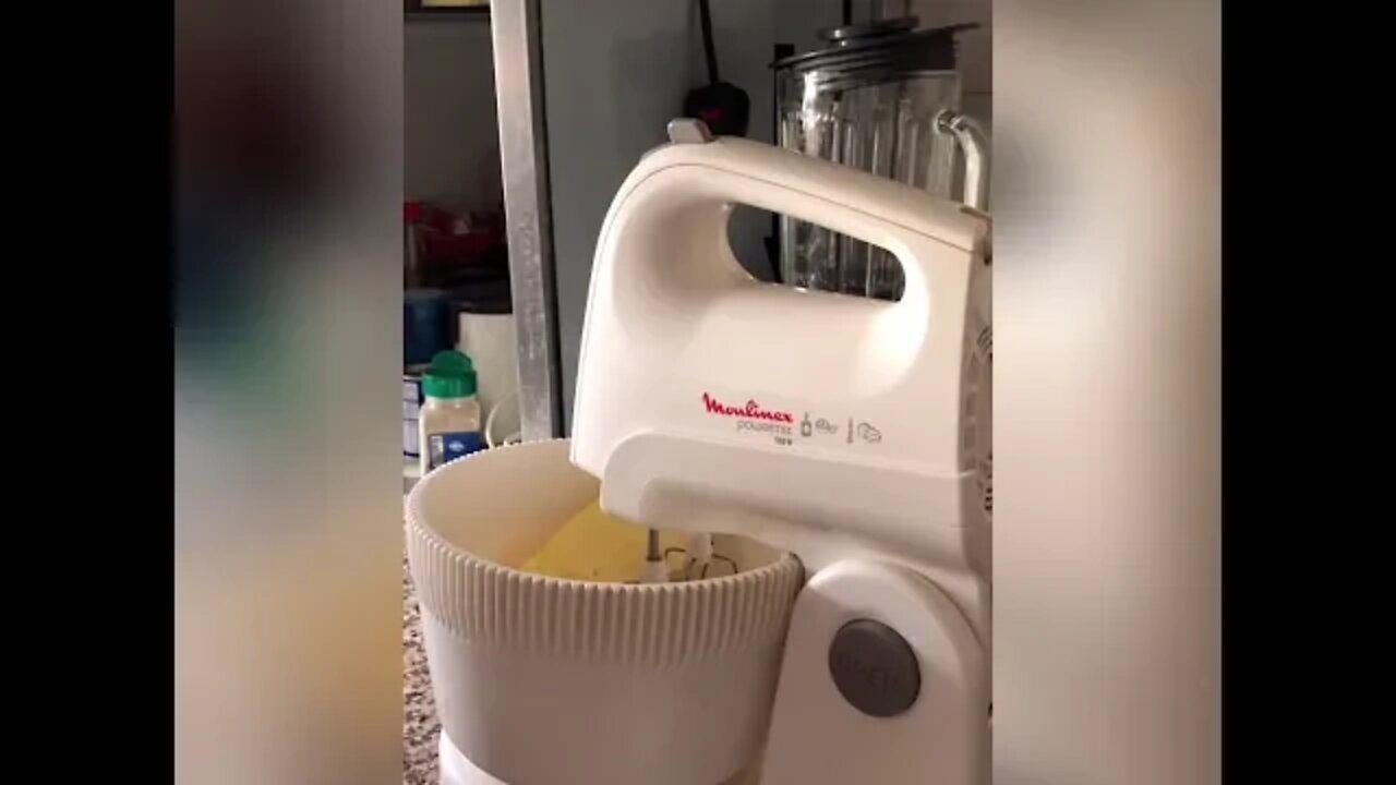 How to bake Chocolate chip cake by chef Azan