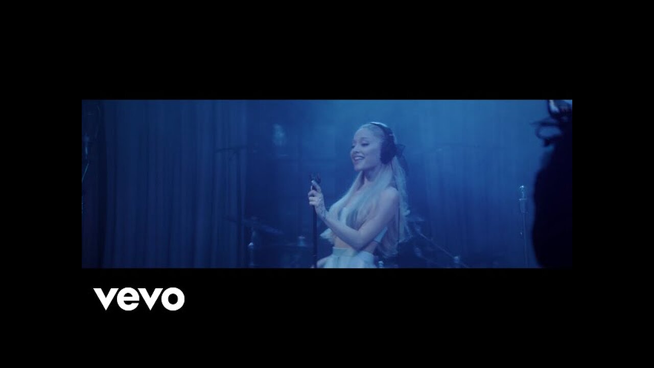 Ariana Grande - Baby I (Live from London)