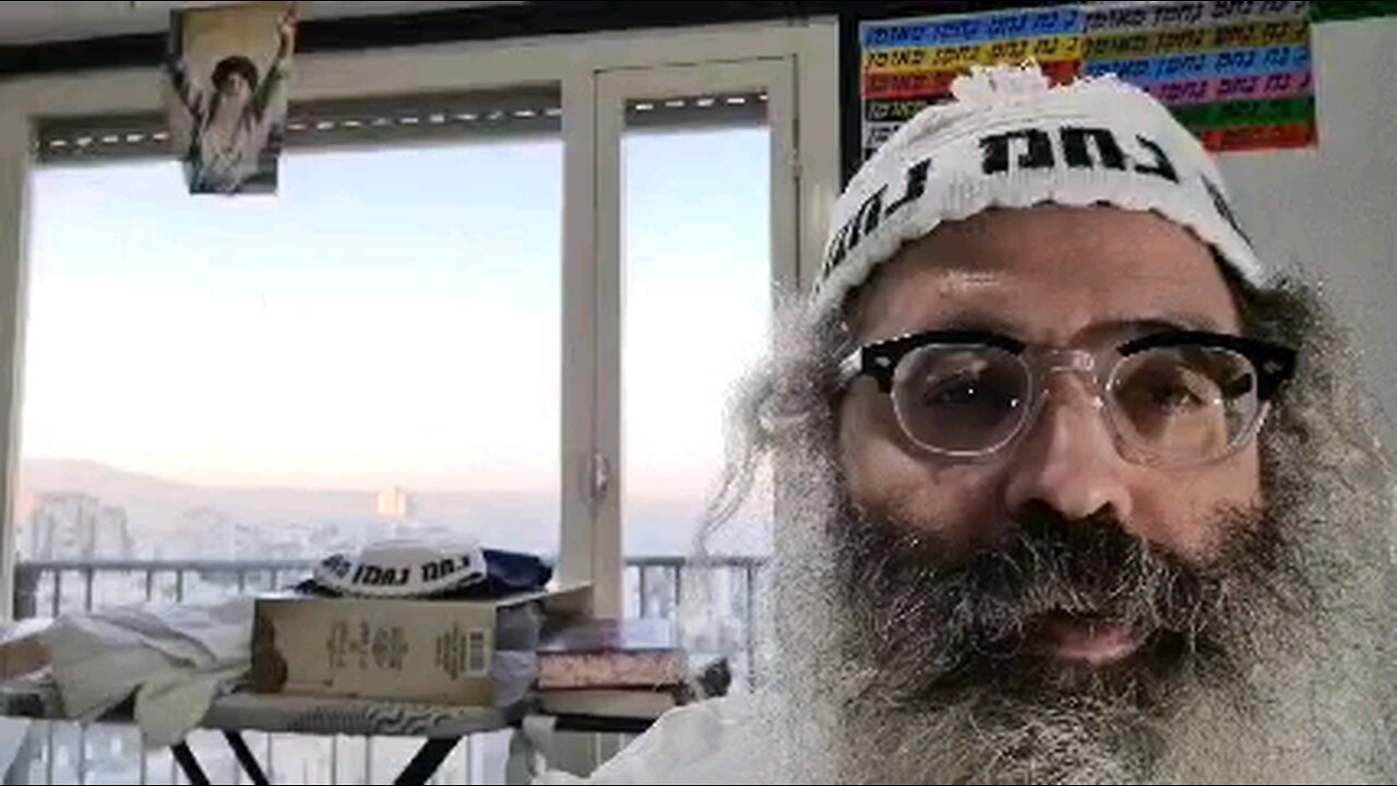 אריס שהוריד אריסין תחתיו יש לו חזקה דלא עביד אינש דנחתי אריסי לארעיה - שיר נ נח מסכת בבא בתרא דף מו