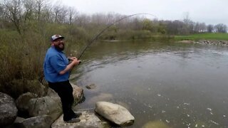 Spillway Walleye & Perch Fishing / Walleye Fishing From Shore / River Walleye Fishing