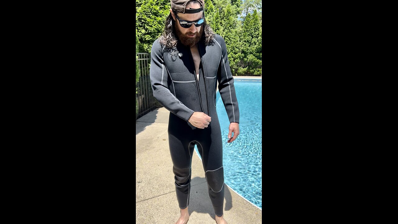 Hevto Men Wetsuits Neoprene Wet Suit Back Front Zip in Cold Water for Surfing Swimming Diving
