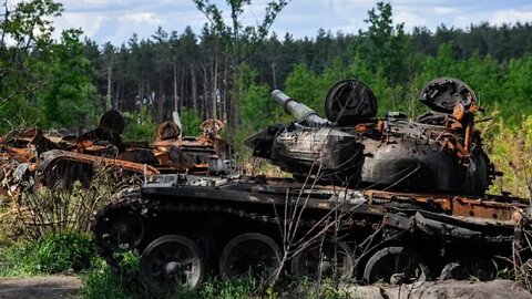 So-called counter offensive in Kherson: Several Ukrainian tanks were blown up in their minefield.