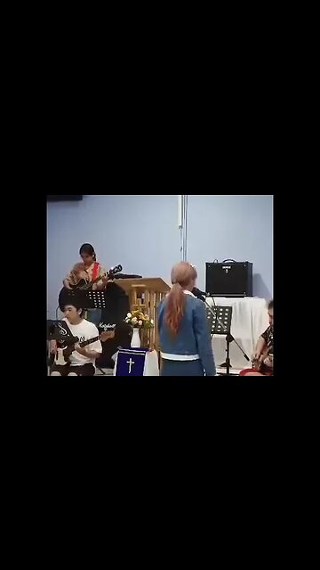 พี่น้องคริสเตียนจากประเทศไทยนมัสการพระเจ้า- christian brothers and sisters from Thailand worship