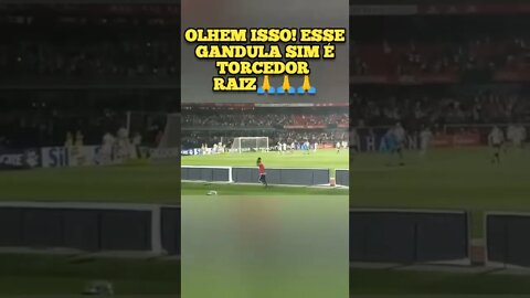 OLHEM ISSO! ESSE GANDULA SIM É TORCEDOR RAIZ 🙏🙏🙏