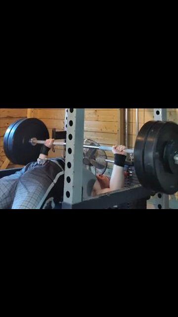 NEW-TECH EXCLUSIVE: 105 Kgs Paused Bench Press Heavy Single. Better than last week!
