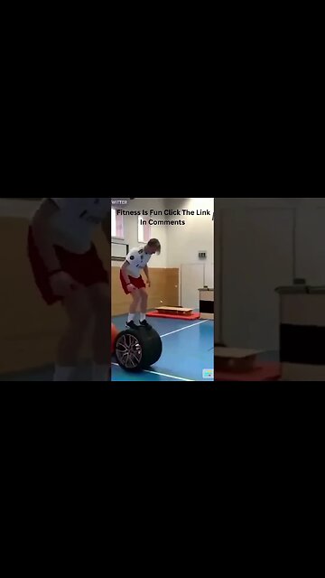 Man Turns Obstacle Course into Epic Juggling Spectacle! Watch Him Flip the Finish Line! #shorts