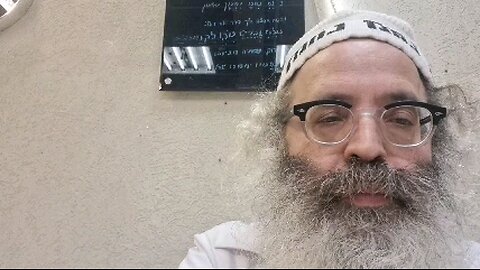 כתיב סרח וכתיב חרס בתחלה פירותיה כחרס ולבסוף פירותיה מסריחין - שיר נ נח מסכת בבא בתרא דף קכב