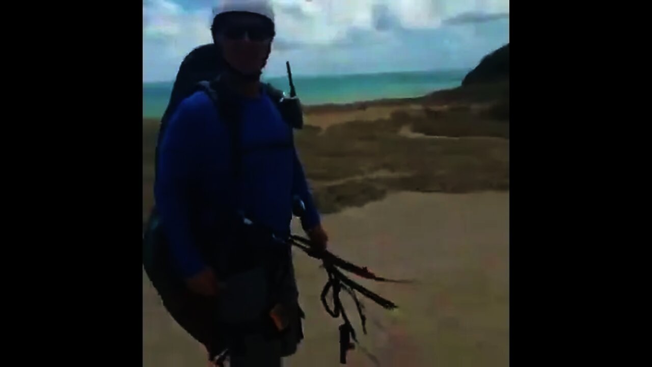 HOMEM MORRE APÓS ACIDENTE COM DECOLAGEM DE PARAPENTE EM PRAIA DA PARAÍBA