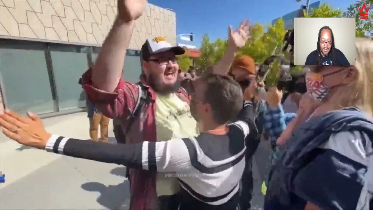 Man shows Up At Anti-Dave Chappelle Netflix Protest With A Sign Protestors Didn't Like That!