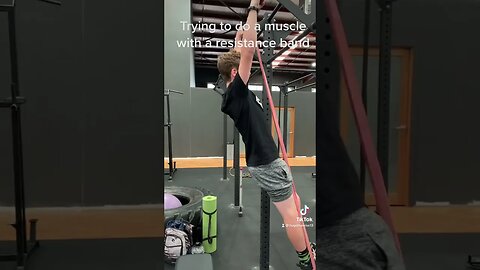 Trying to do a muscle with a resistance band #gym #muscleupchallenge