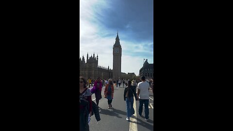 Losing Big Ben traveler street walker