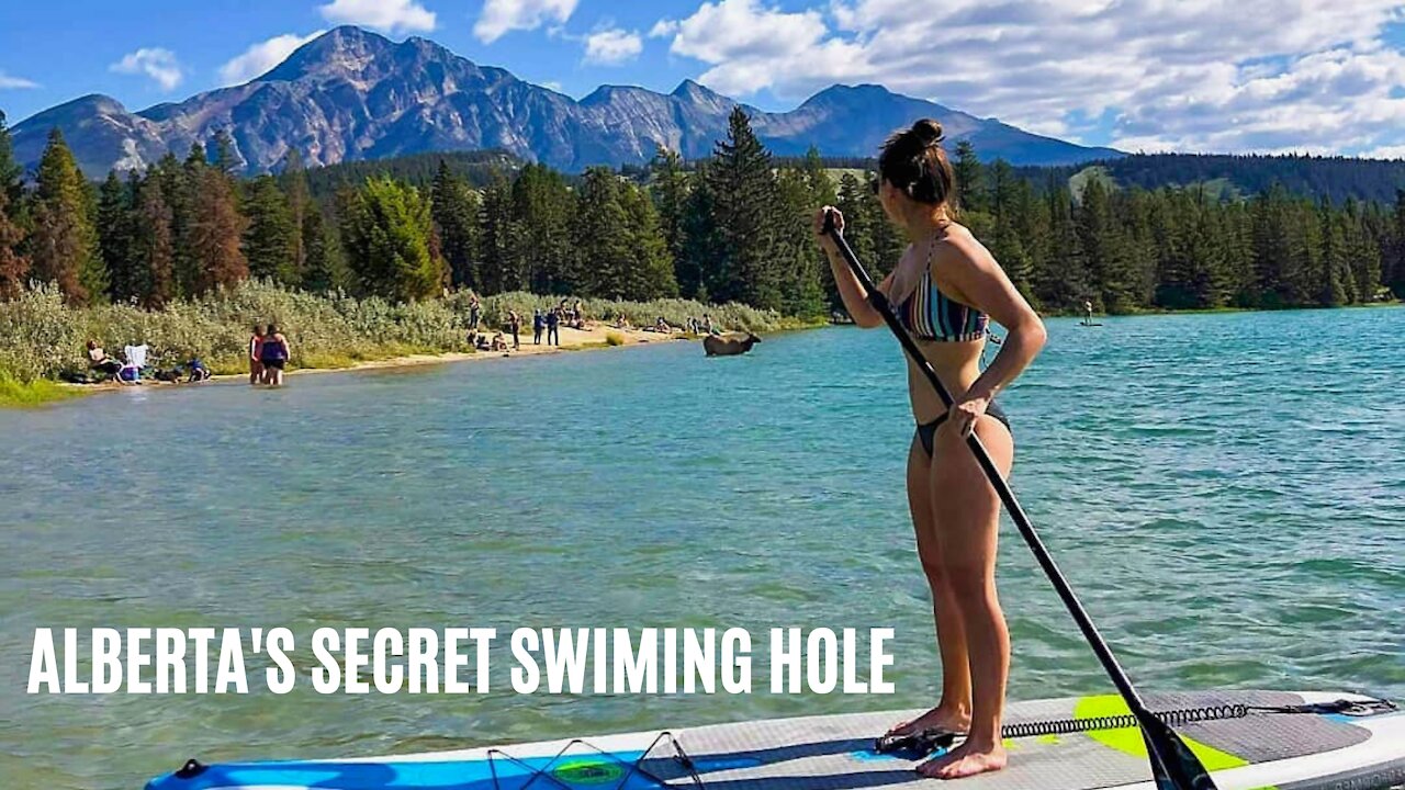 Alberta's Best Kept Secret Swimming Hole Is Just A 2.7 km Hike Away