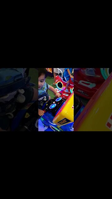 Chesco play in the Mall #chesco #mall #games #shorts