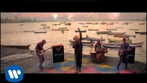 Coldplay - Hymn For The Weekend (Official Videv)