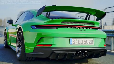 🏁 Python Green Porsche 911 GT3 992-generation in detail and on track 🏁
