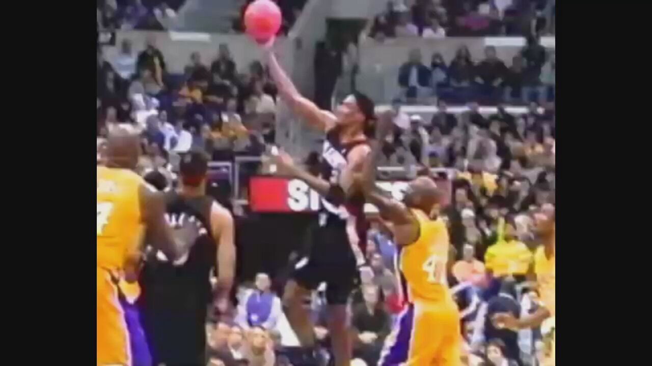 Scottie Pippen 15 Points 7 Ast @ Lakers, 1999-2000.