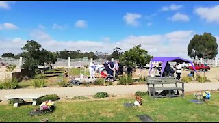 SOUTH AFRICA - Cape Town -The body of a man pressumed is being exhumed today (YNj)