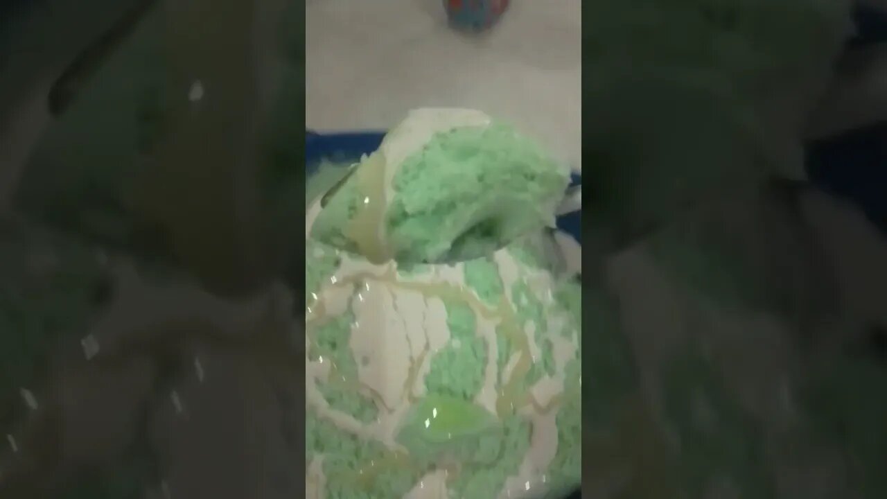Sobremesa de gelatina de limão.