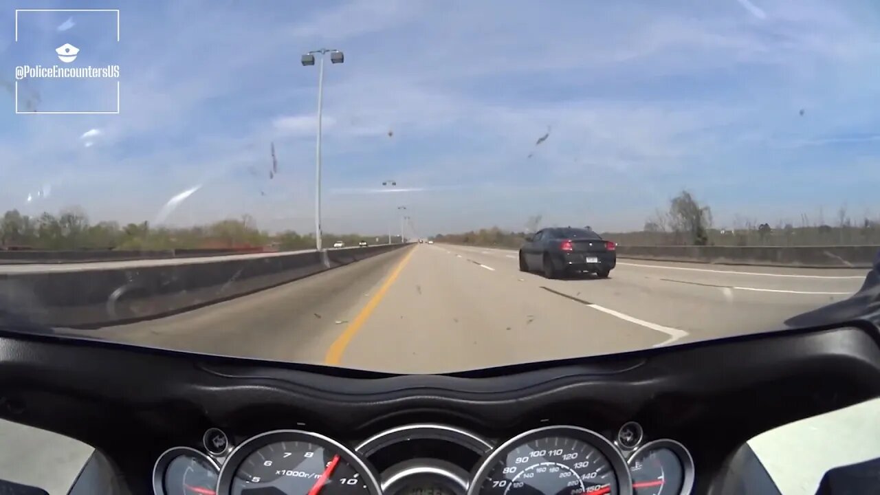 Biker Going 170 mph Passes 2 Police Officers Who Do Not Engage In Pursuit