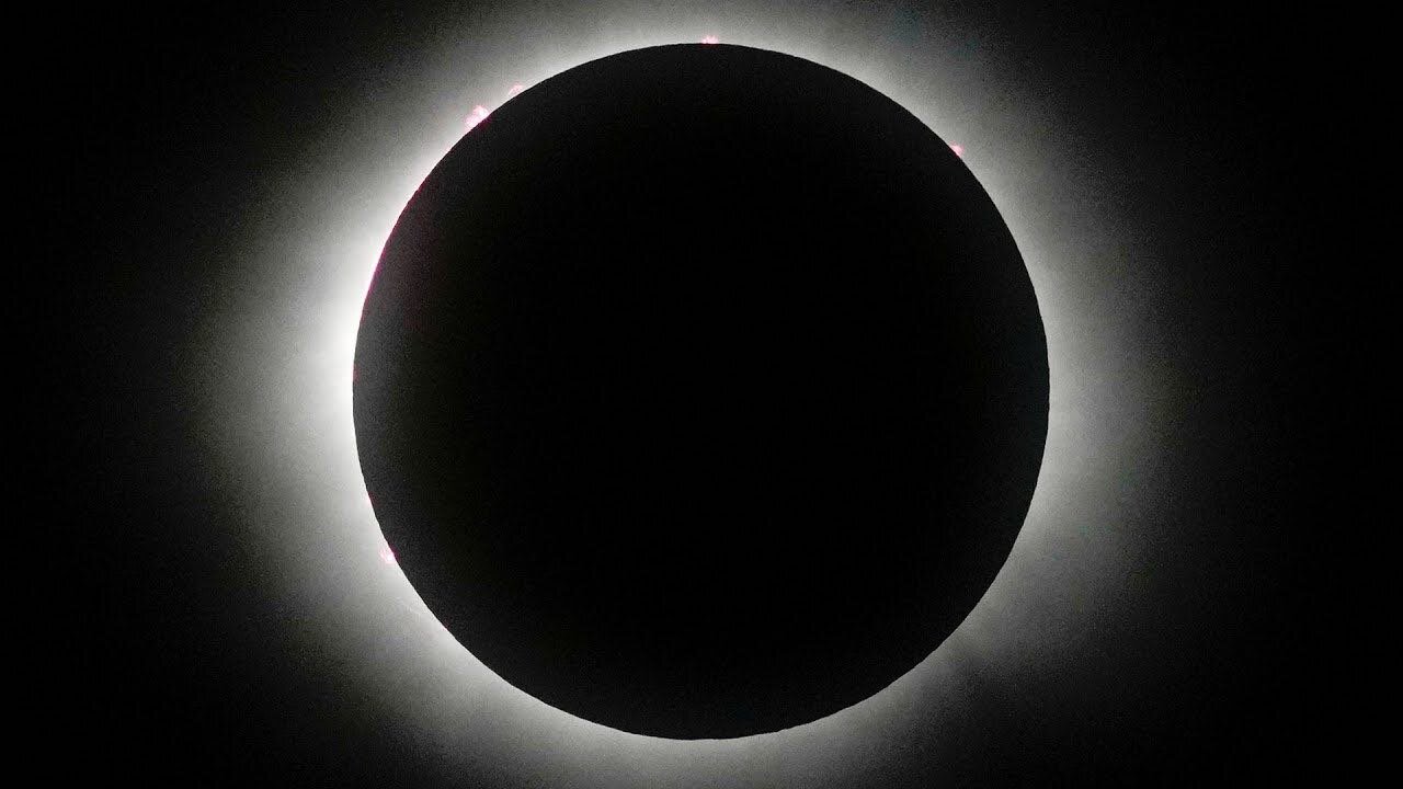 2024 TOTAL SOLAR ECLIPSE | Mexico witnesses celestial phenomenon