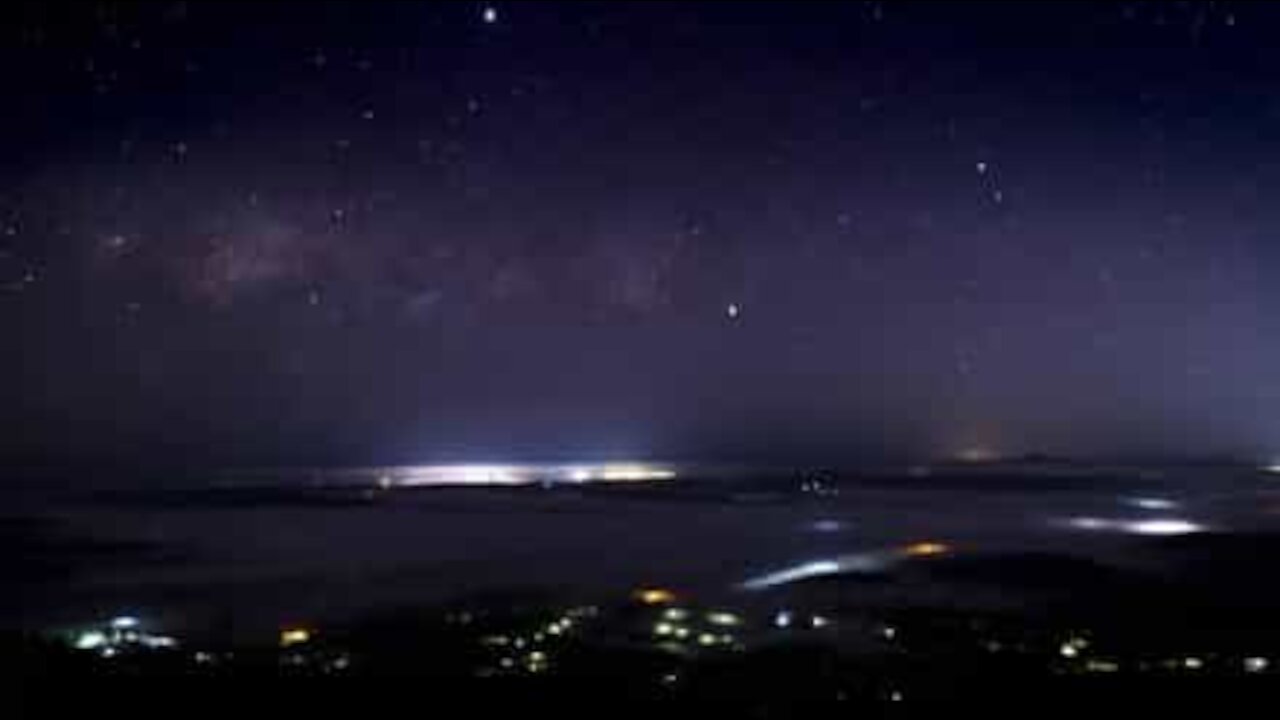 Senhor capta time lapse impressionante do céu australiano