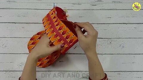 Attractive Corner Design Handbag, You Would Love To Use It Daily