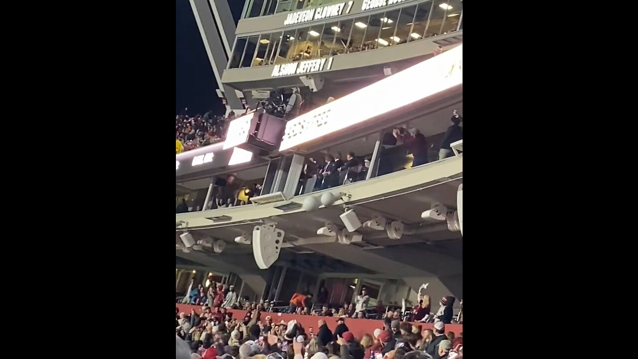 Crowd Cheers Trump At Clemson, South Carolina Game