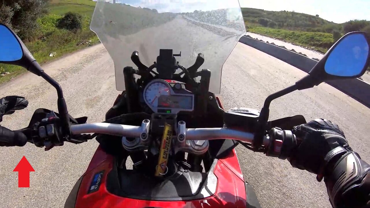 BMW S1000XR - Attempting Wheelie single handed