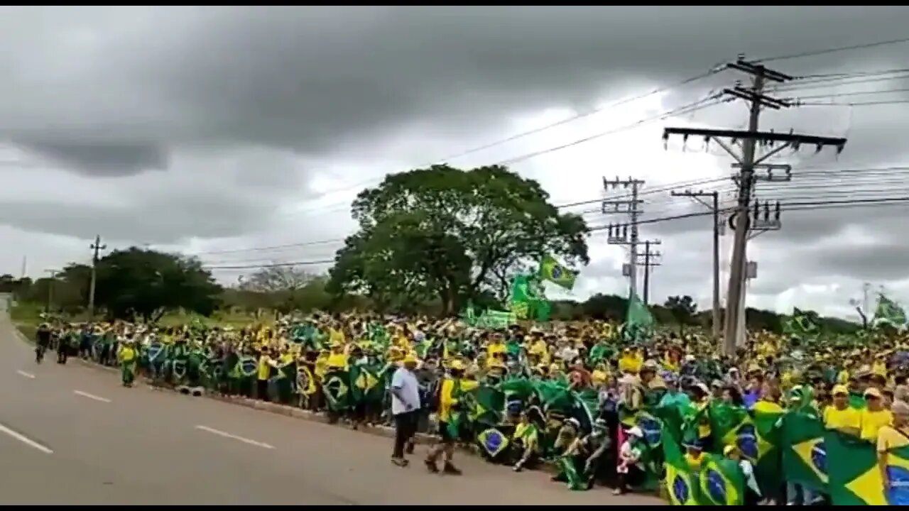 QG de Brasília cada vez mais cheia de patriotas em pro da liberdade