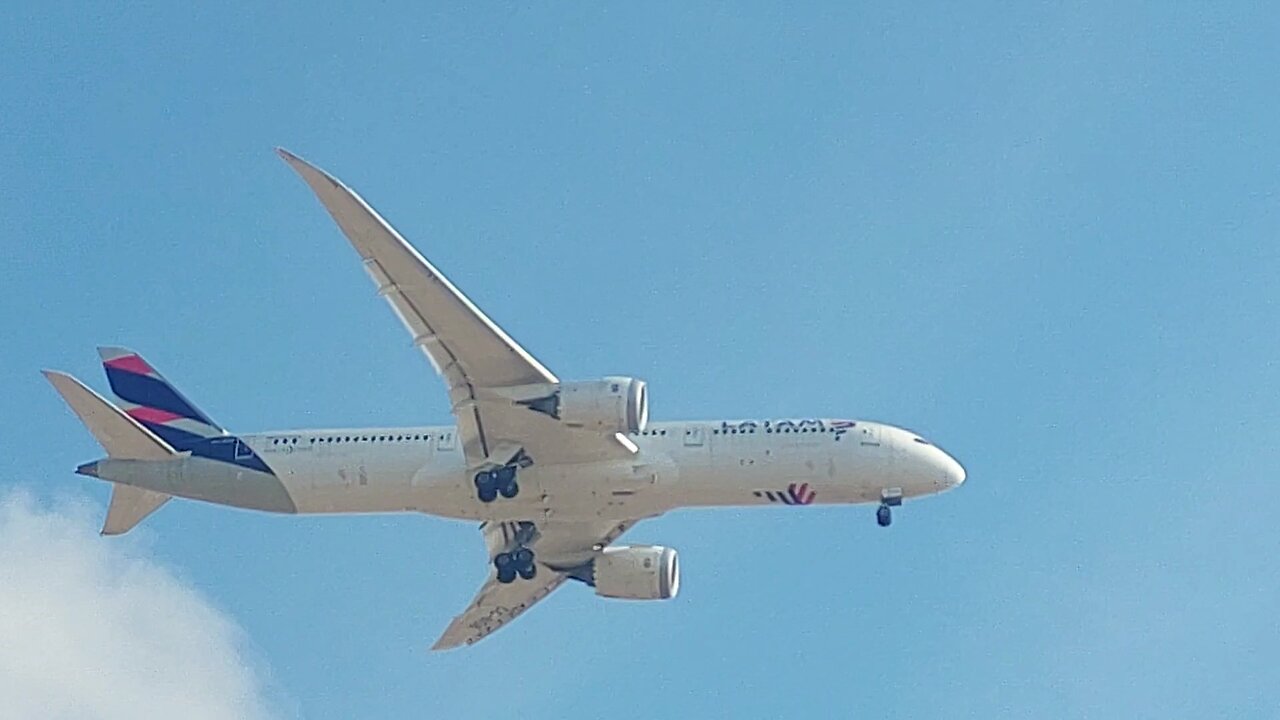 Boeing 787-9 CC-BGE coming from Miami to Fortaleza,Boeing 787-9 CC-BGE vindo de Miami para Fortaleza