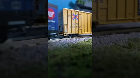 N scale Union Pacific local