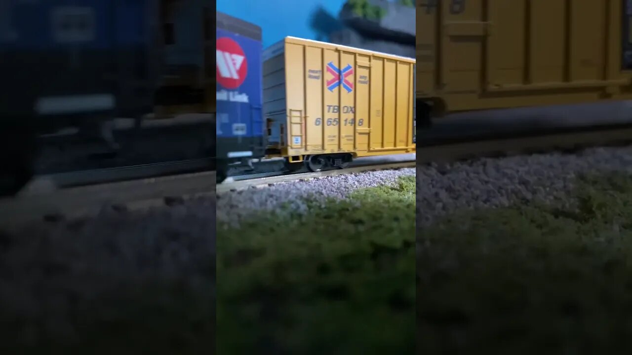 N scale Union Pacific local