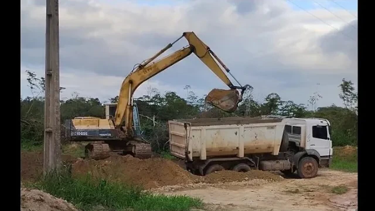 Old Caterpillar in Action...