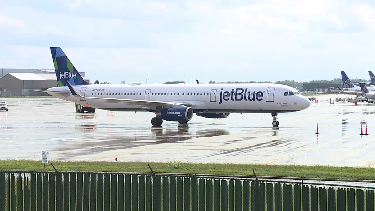 Jet Blue plane makes emergency landing at Cleveland Hopkins International Airport