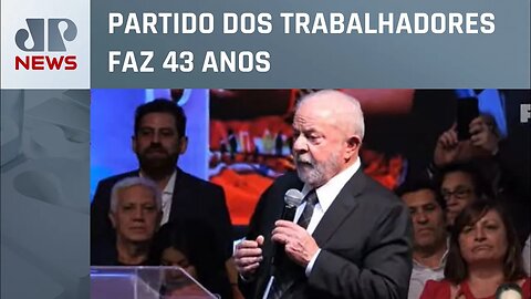 Lula fala durante comemoração de aniversário do PT