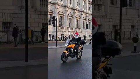 Santander clause on bikes pass horse Guards parade #horseguardsparade
