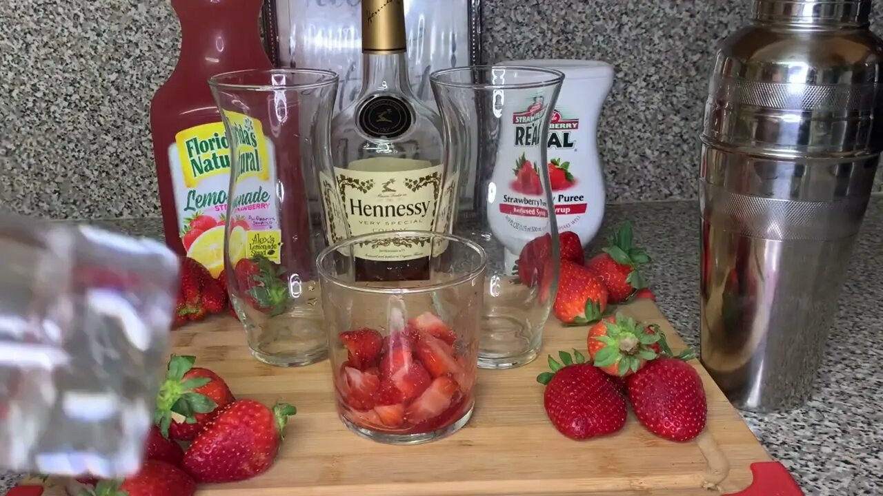 STRAWBERRY HENNY BETTER THAN TGI FRIDAYS STRONG DRINKCOCKTAILS ALCOHOLIC BEVERAGES 6