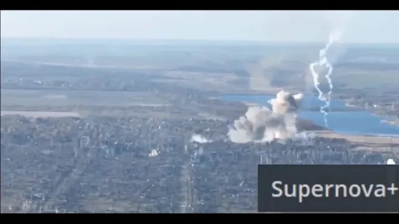 Russian Su-25s rocket-bomb run on Ukrainian military position in Makeevka