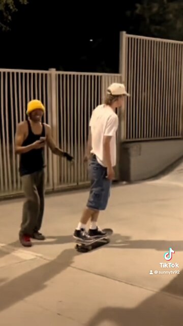 Bro super smooth with it 🛹