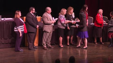 Close to 200 people become naturalized citizens after ceremony in Nampa