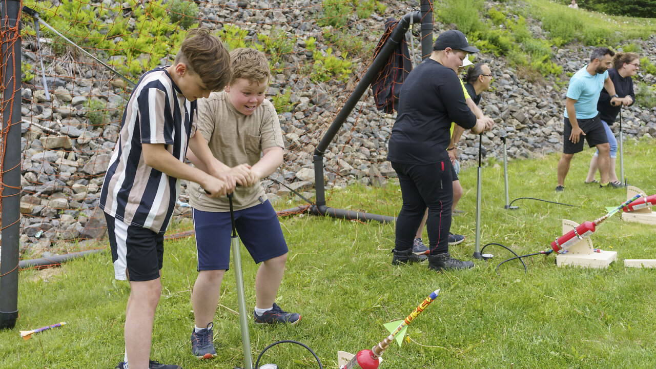 Lancement de fusées