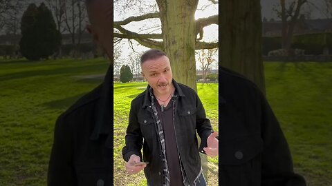 Dead Celeb - Guess from the clues given as to who’s the dead celeb #famousgraves #unusualthings