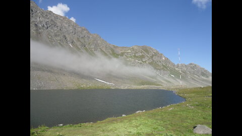 2010-08-10 Cloud or mist on lake