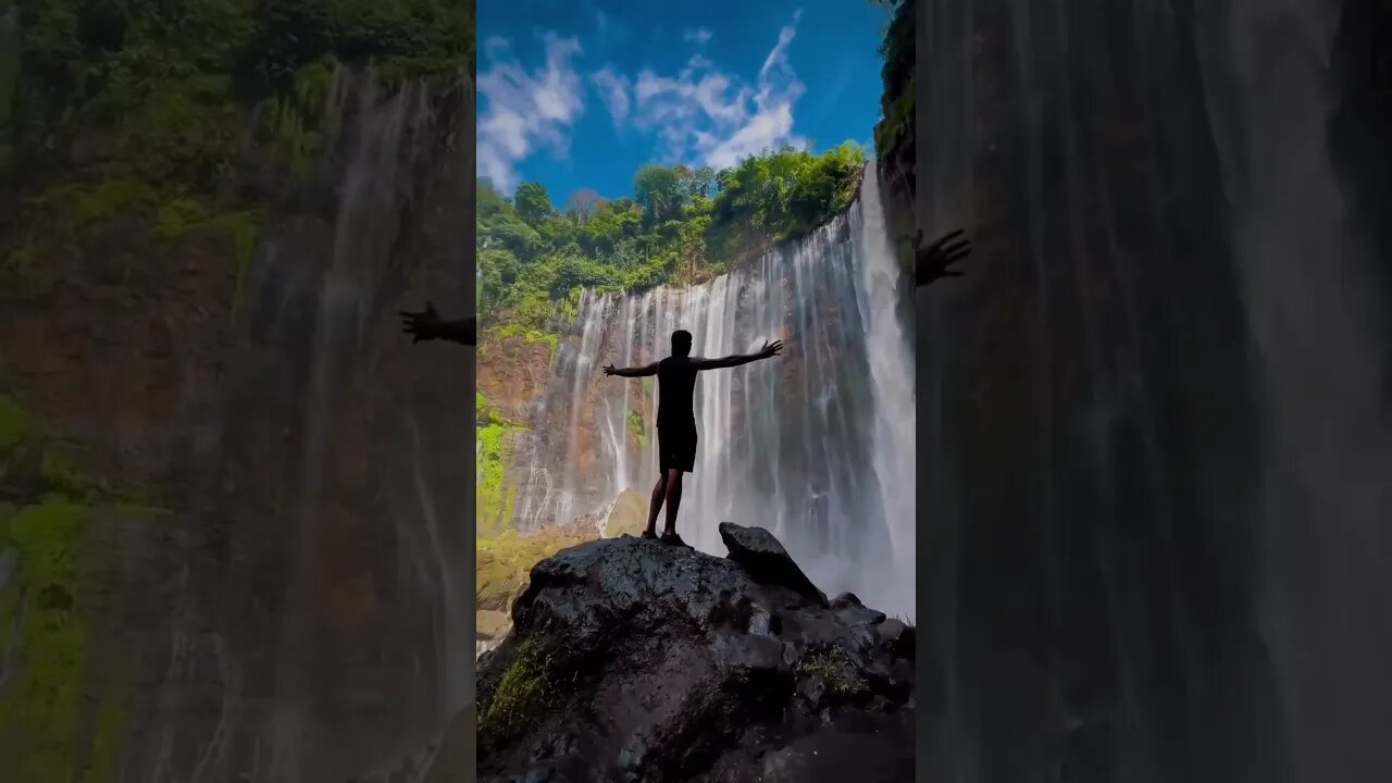 The spectacular Tumpak waterfall.