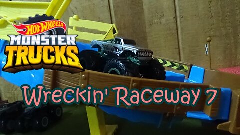 Hot Wheels Monster Trucks Wreckin' Raceway Tournament (Race 7)