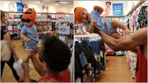 Vi presentiamo Bellony, il bambino mitragliatrice